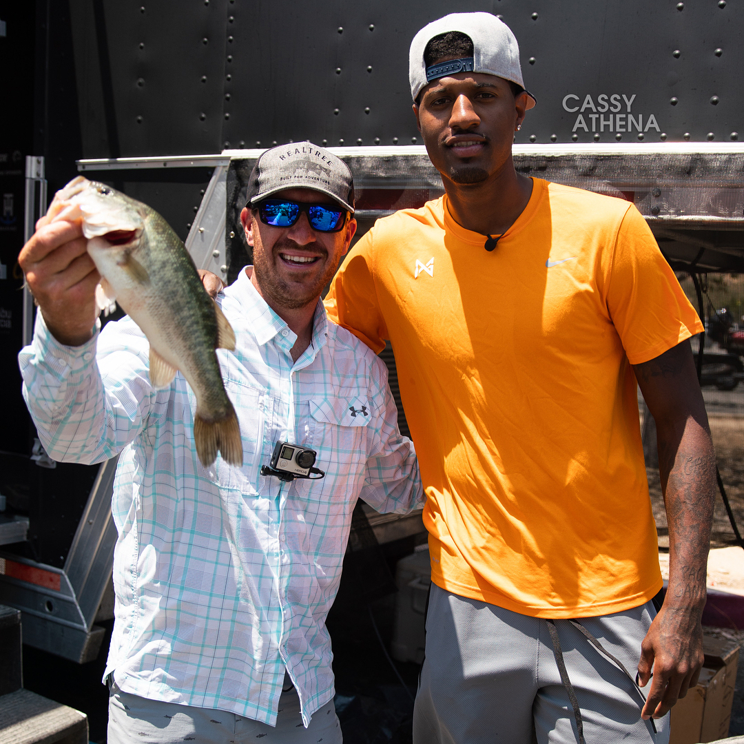 官方：除了被停赛一场之外，阿莱格里还被罚款1万欧元（官方：阿莱格里被禁赛1场并罚款1万欧元）