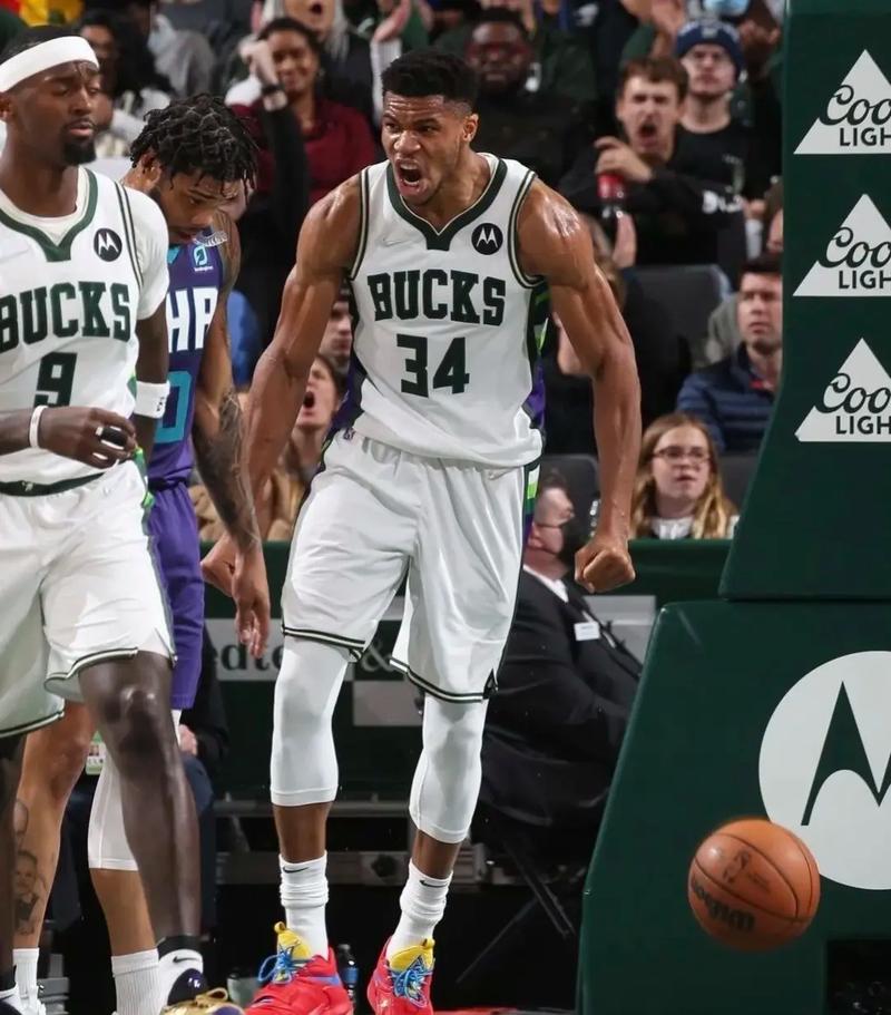 东契奇生涯30+5+5场次超越字母哥，升至历史第五（东契奇生涯30+5+5次数反超字母哥，位列历史第5）