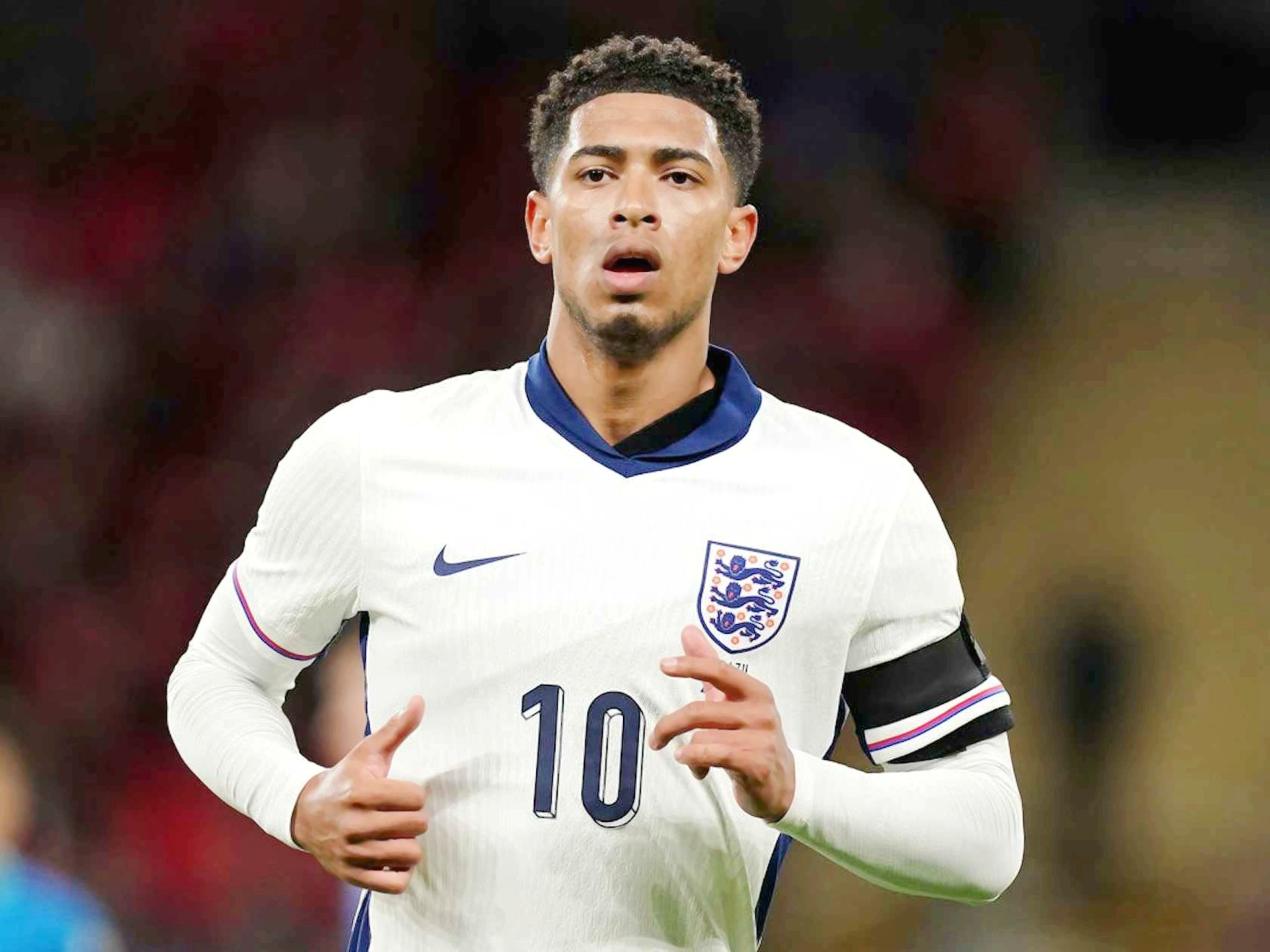 苏亚雷斯：在很多事情上我并不是榜样，我知道也接受这一点（苏亚雷斯：我明白自己在许多方面称不上榜样，并坦然接受这一点）