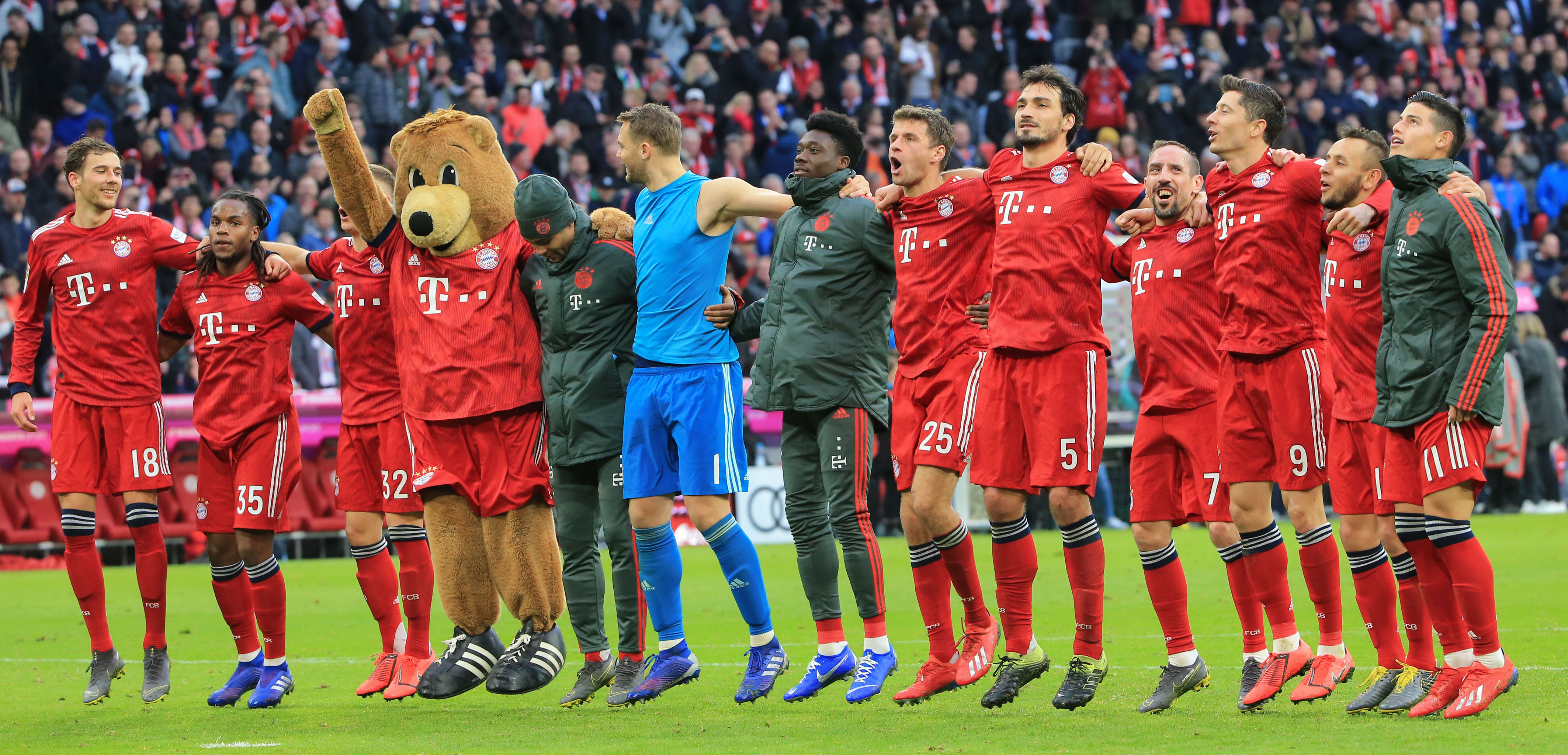 德天空：目前谢什科和曼联的转会进展远高于西蒙斯与切尔西（德天空：曼联与谢什科的转会进展领跑，西蒙斯与切尔西明显落后）