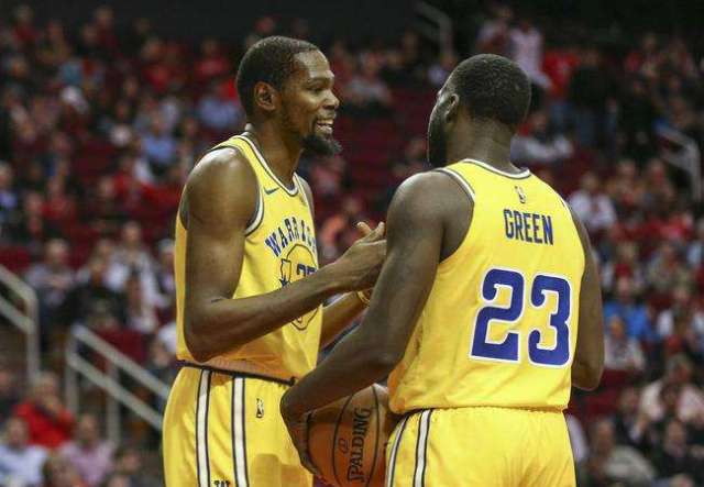 莫雷托：米兰可能会尝试将莱奥的合同再延长两到三年（莫雷托：米兰或将推动与莱奥续约2至3年）