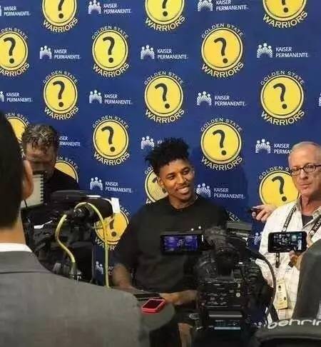 哈登：克尼佩尔投篮准得要命，黄蜂得到他是很大的收获（哈登盛赞克尼佩尔致命投射：黄蜂收获巨大）