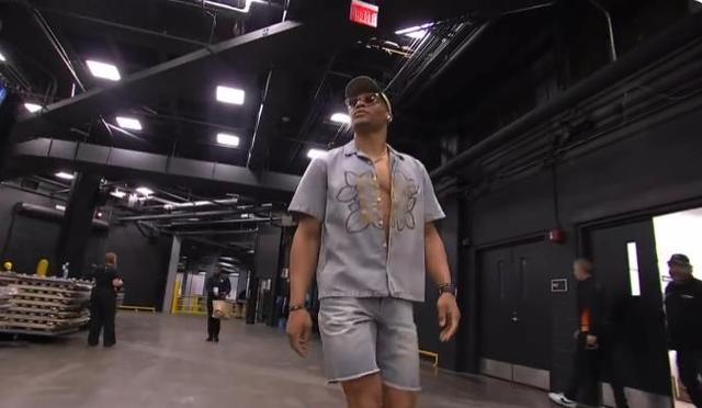 里沙利松晒AI制作孙兴慜雕像图，并艾特热刺官方“请安排”（里沙利松晒AI制孙兴慜雕像图，并@热刺官方：请安排）