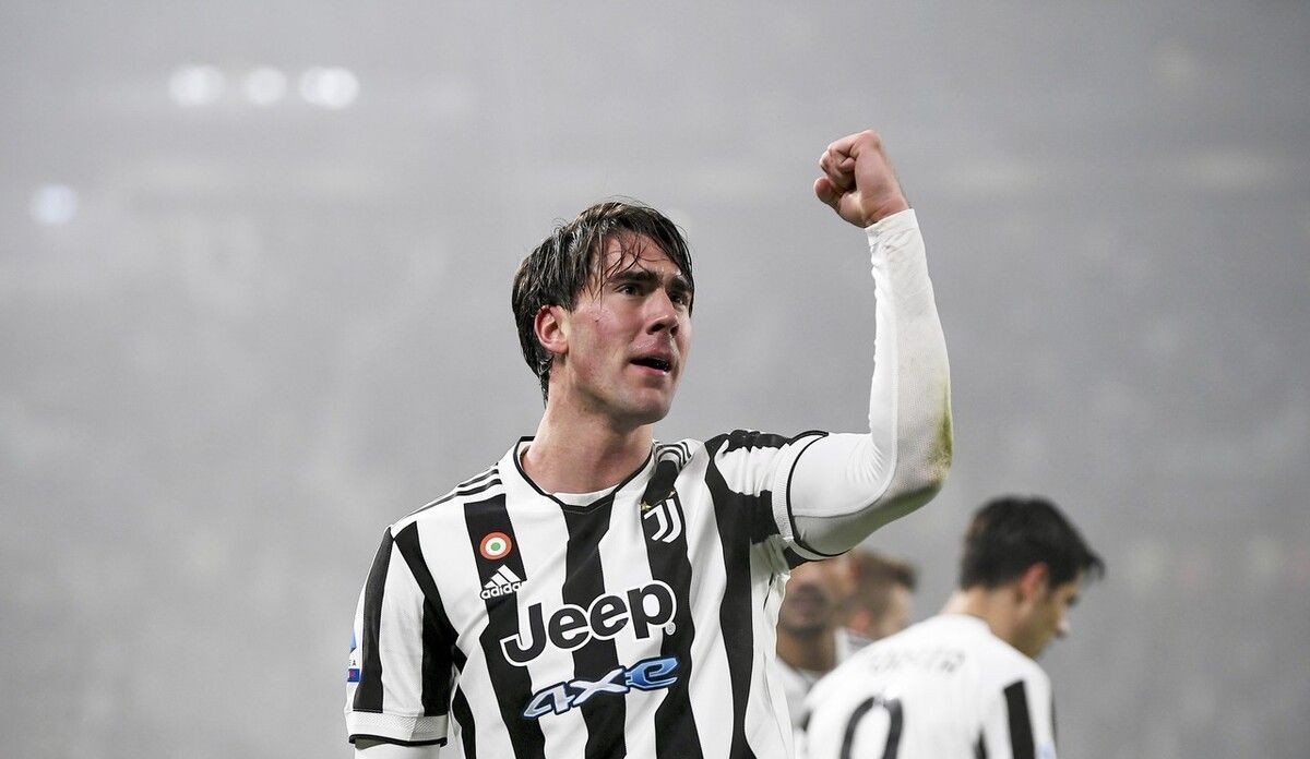 名记：萨拉赫与斯洛特的关系接近破裂，前者冬窗还是很有可能离队（名记：萨拉赫与斯洛特关系濒临崩裂，冬窗离队可能性依旧很高）