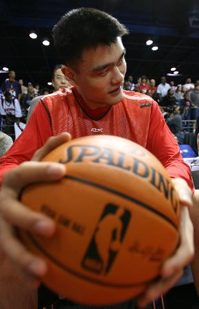 阿尔特塔：萨利巴昨天依然没训练，不确定能不能打狼队（阿尔特塔：萨利巴昨日仍缺席训练，能否出战狼队成疑）