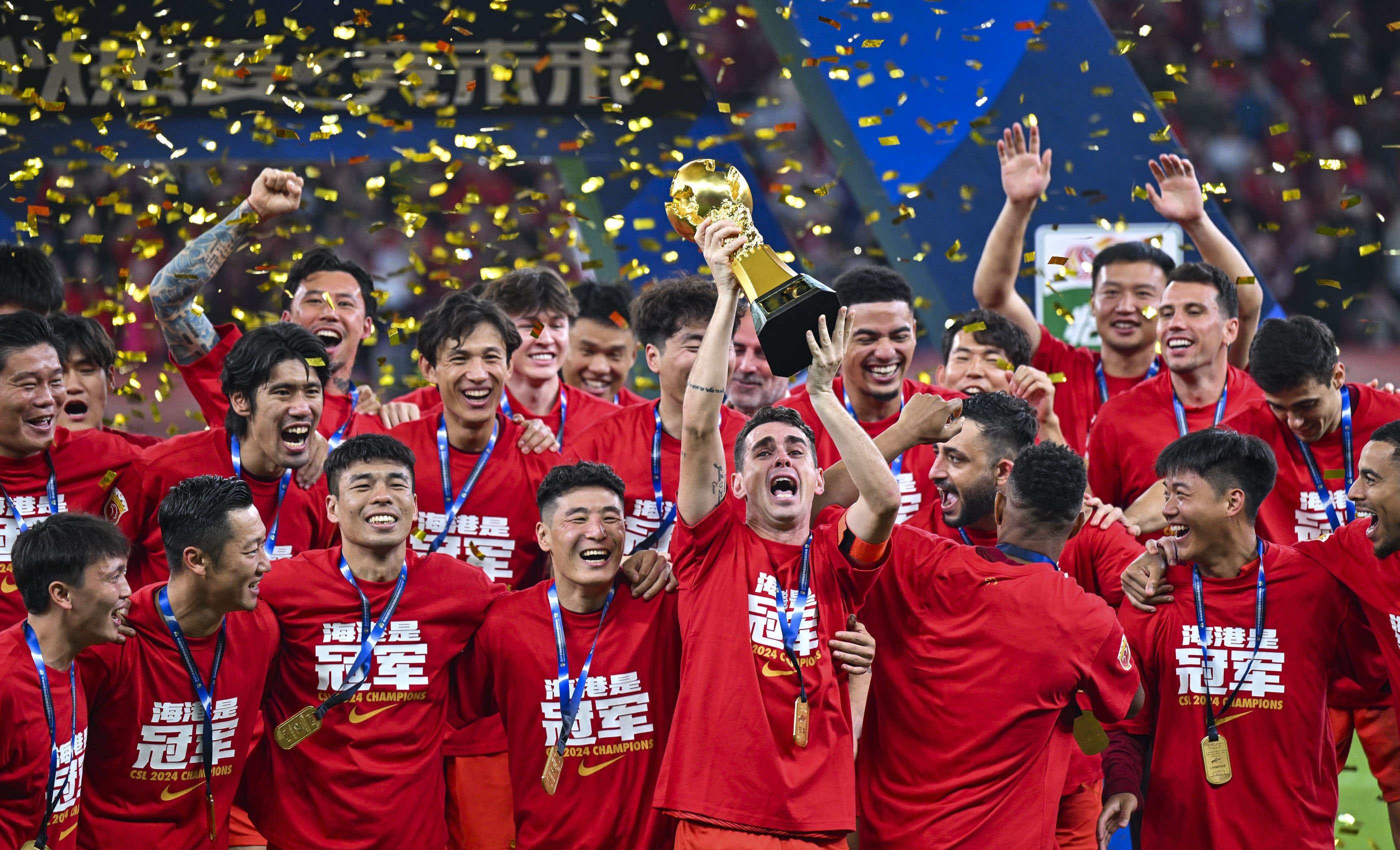 前队友：曾和马拉多纳开车出行，交警把我们拦住只为和他合影（马拉多纳前队友忆：与他同车外出曾被交警拦下，只为合影留念）