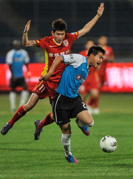 记者：阿莫林对迭戈-莱昂印象深刻，他可能会成为多古的替补（记者：阿莫林盛赞迭戈-莱昂，或成多古替补人选）