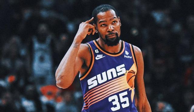 突发！阿诺德左腿受伤离场 皇马防线遭遇重创（阿诺德左腿伤退，皇马后防遭重击）