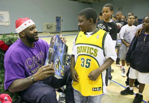 拜仁官方：于帕梅卡诺因负荷管理未进战圣保利大名单（拜仁官宣：于帕梅卡诺因负荷管理未进入对阵圣保利名单）