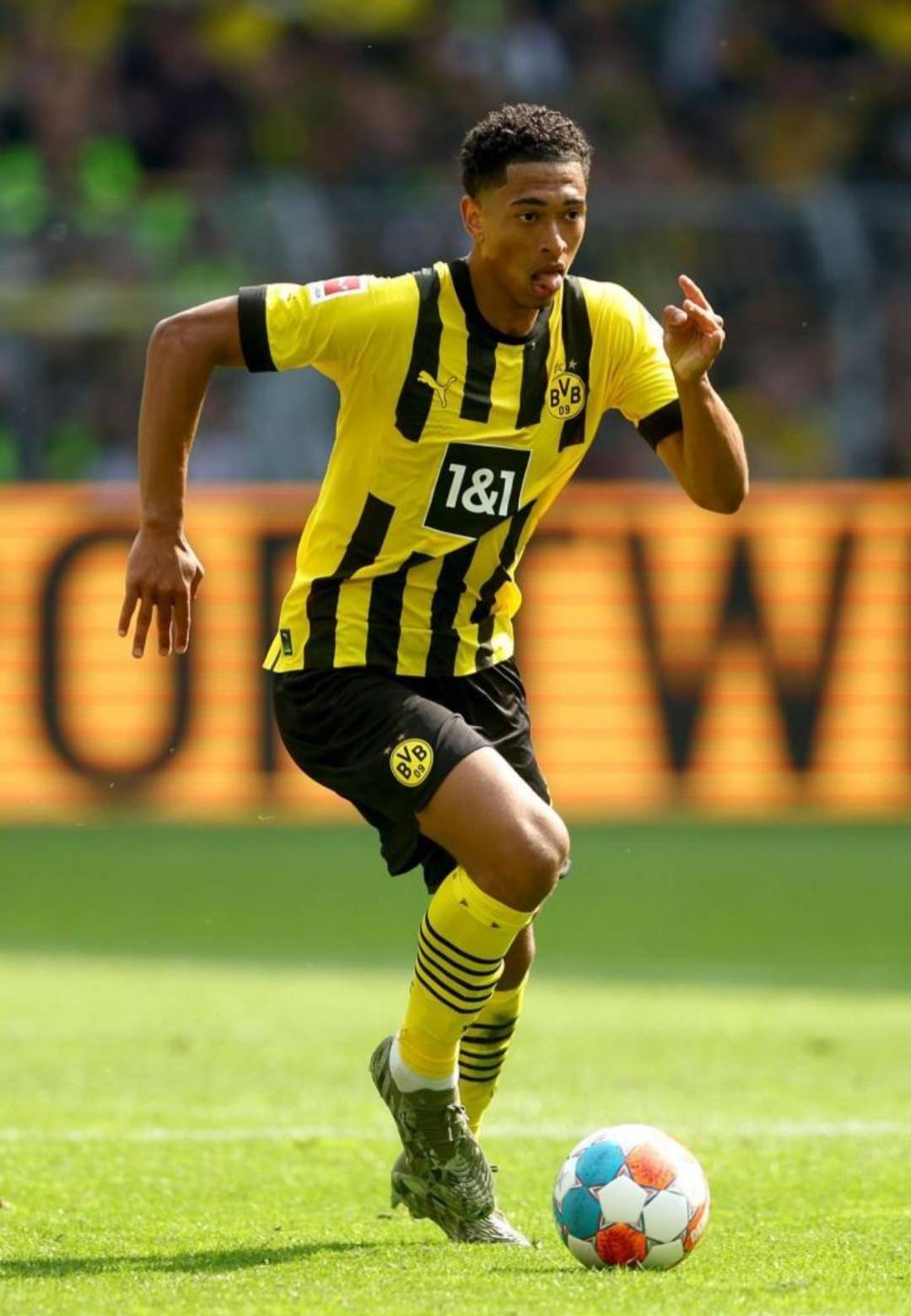 TA：阿森纳未积极推动冬窗出售球员；预计明夏将买断因卡皮耶（TA：阿森纳冬窗不急售球员，预计明夏完成因卡皮耶买断）