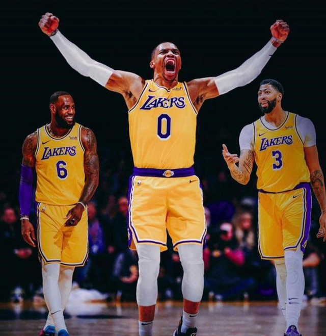 记者：拜仁想与于帕续约至2031年、年薪2000万欧，皇马在关注（记者称：拜仁拟将于帕续约至2031年，年薪2000万欧；皇马持续关注）