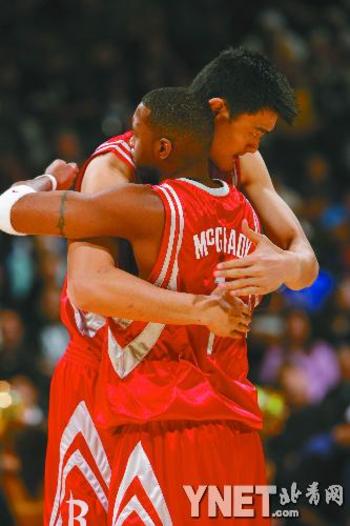 C罗打趣：詹姆斯是个好人，但我头发比他多！（C罗调侃詹姆斯：人品满分，发量我更胜一筹）