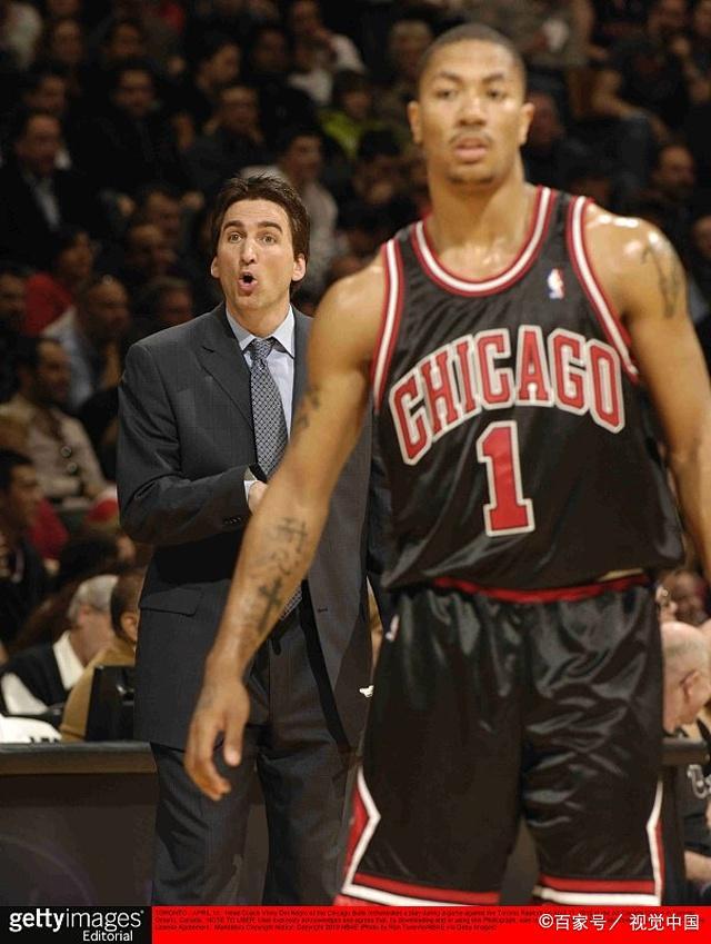 皇家社会迎战吉罗纳：一场关乎生死的西甲保级之战（西甲保级生死战：皇家社会对阵吉罗纳）