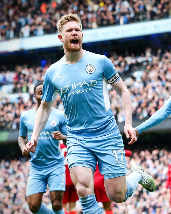 这是中后卫？范德芬长途奔袭神似孙兴慜的普斯卡什奖进球